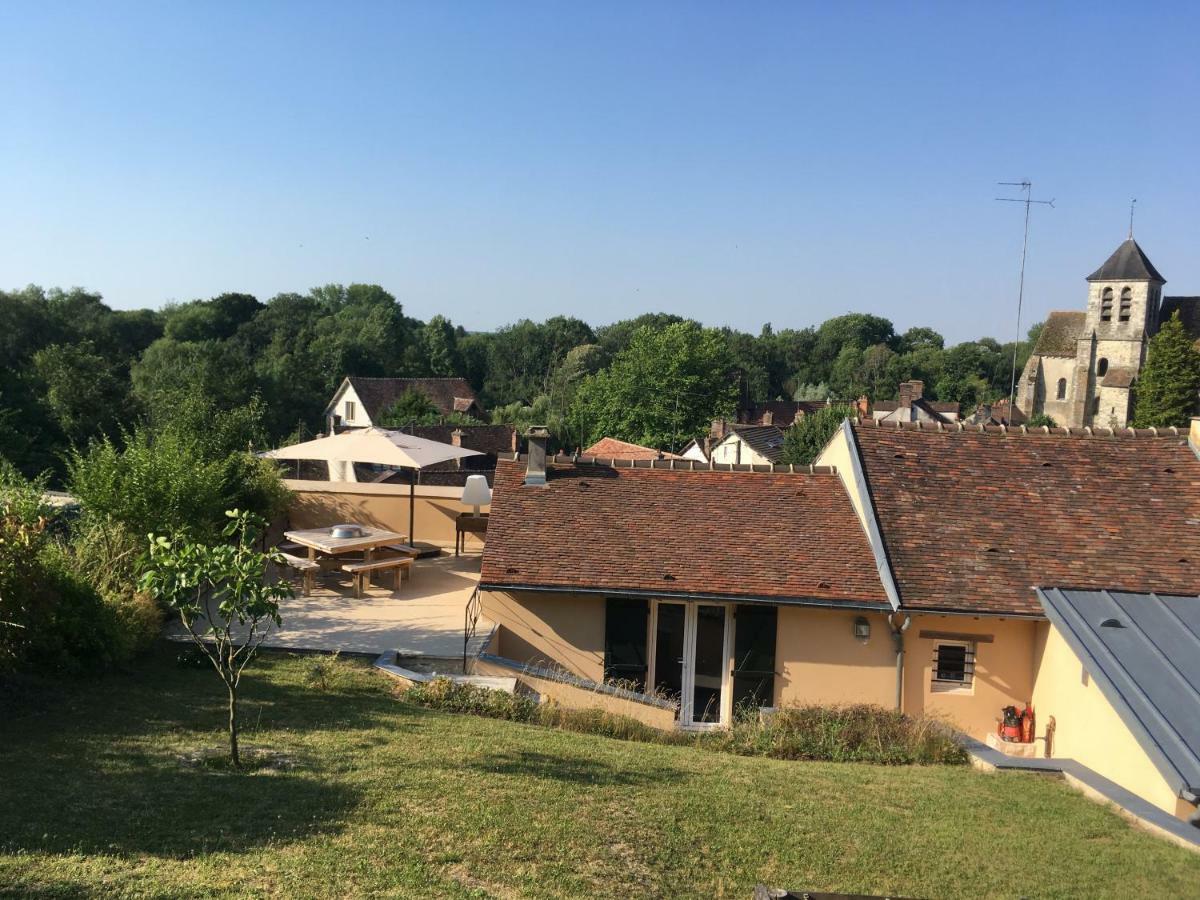 Le Clos Du Point De Vue Hotell Montigny-sur-Loing Exteriör bild